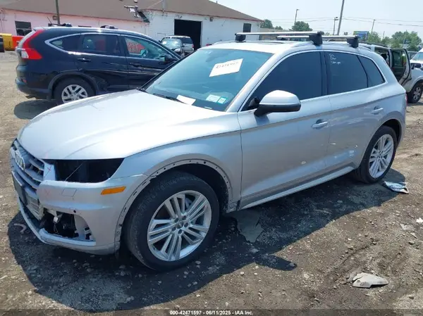 WA1BNAFY3K2132071 2019 AUDI Q5 - Image 2