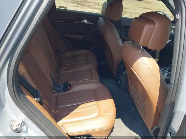 WA1BNAFY3K2132071 2019 AUDI Q5 - Image 8
