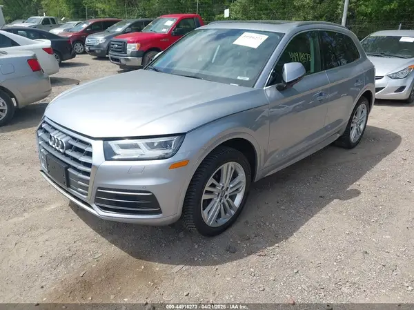 WA1BNAFY3K2134175 2019 AUDI Q5 - Image 2