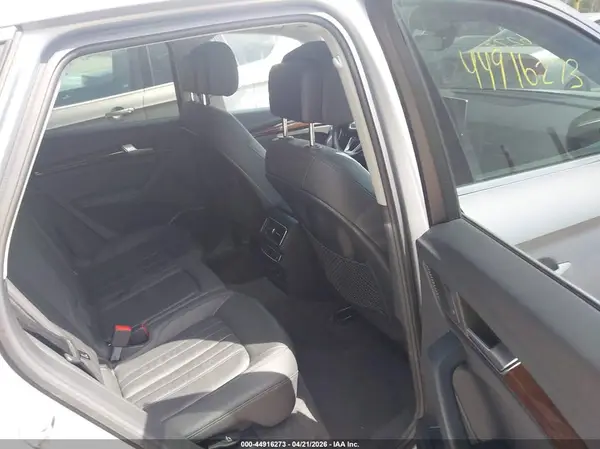 WA1BNAFY3K2134175 2019 AUDI Q5 - Image 8