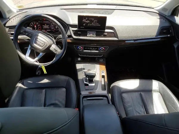 WA1BNAFY3K2135150 2019 AUDI Q5 - Image 8