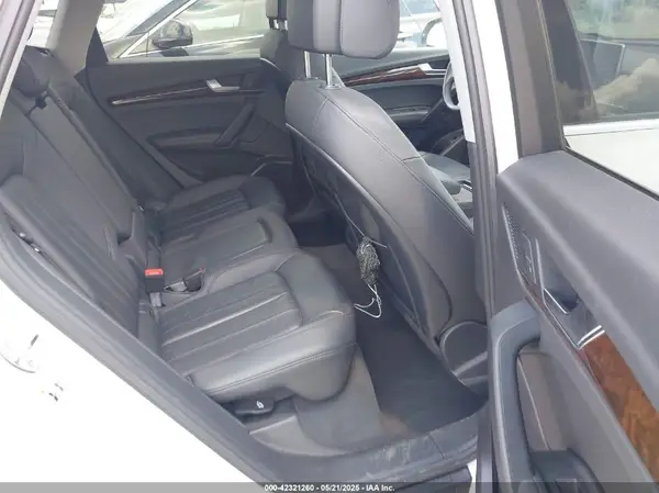 WA1BNAFY3K2135987 2019 AUDI Q5 - Image 8