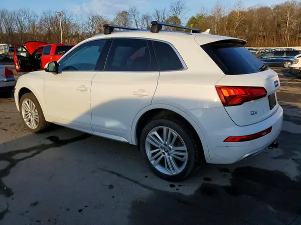 WA1BNAFY3L2104952 2020 AUDI Q5 - Image 2