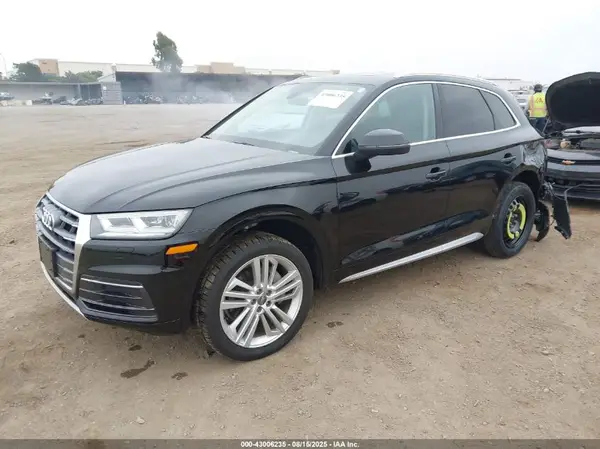 WA1BNAFY4J2001455 2018 AUDI Q5 - Image 2