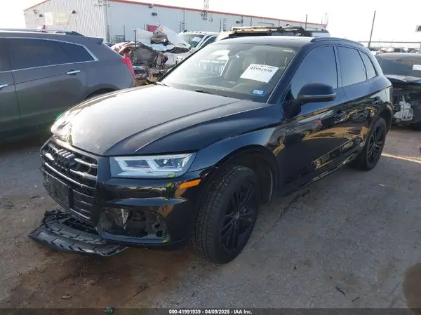 WA1BNAFY4J2008132 2018 AUDI Q5 - Image 2
