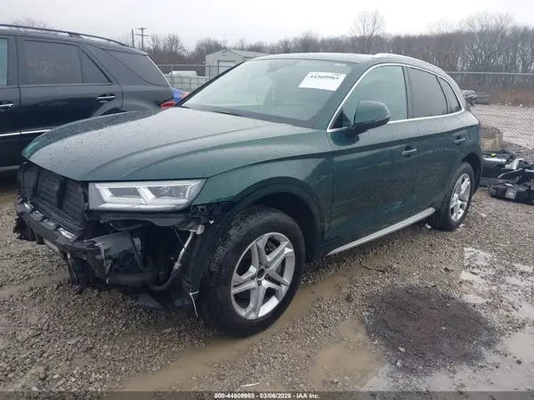WA1BNAFY4J2026095 2018 AUDI Q5 - Image 2