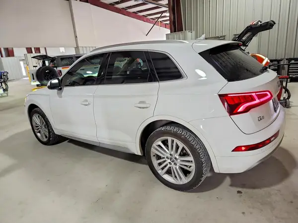 WA1BNAFY4J2039056 2018 AUDI Q5 - Image 2