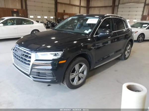 WA1BNAFY4J2043074 2018 AUDI Q5 - Image 2