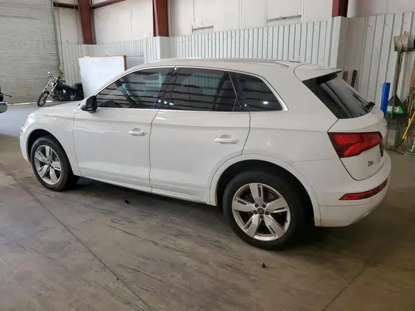 WA1BNAFY4J2102608 2018 AUDI Q5 - Image 2