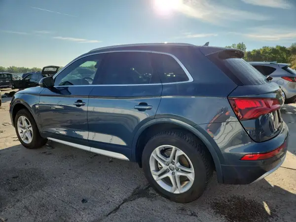 WA1BNAFY4J2105220 2018 AUDI Q5 - Image 2
