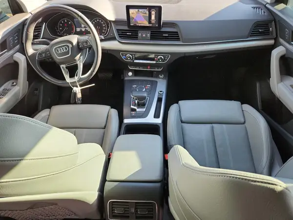 WA1BNAFY4J2105220 2018 AUDI Q5 - Image 8