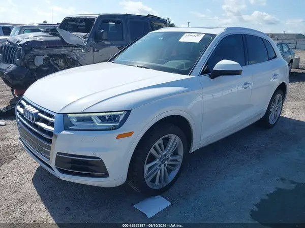 WA1BNAFY4J2106058 2018 AUDI Q5 - Image 2