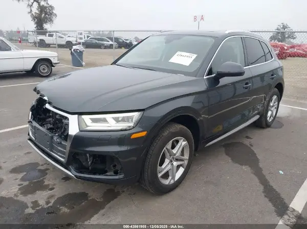WA1BNAFY4J2106819 2018 AUDI Q5 - Image 2