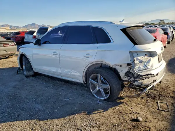 WA1BNAFY4J2120977 2018 AUDI Q5 - Image 2