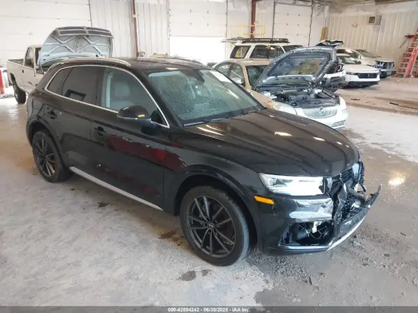 WA1BNAFY4J2129856 2018 AUDI Q5 - Image 1
