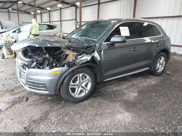 WA1BNAFY4J2163960 2018 AUDI Q5 - Image 2