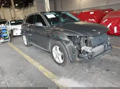 WA1BNAFY4J2201638 2018 AUDI Q5