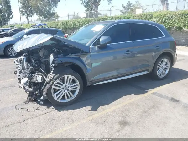WA1BNAFY4J2204961 2018 AUDI Q5 - Image 2