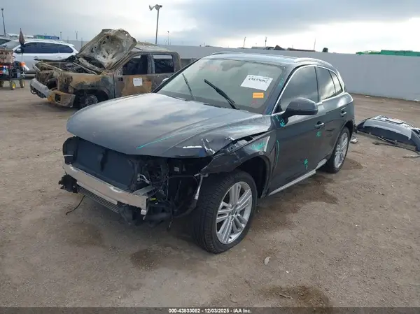 WA1BNAFY4J2214051 2018 AUDI Q5 - Image 2