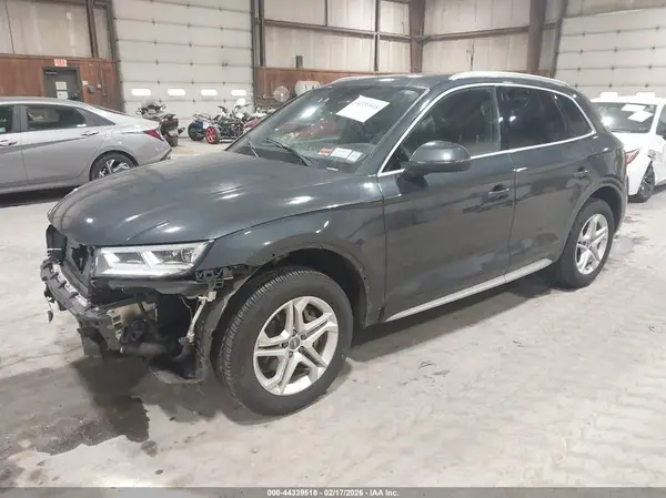 WA1BNAFY4J2233408 2018 AUDI Q5 - Image 2