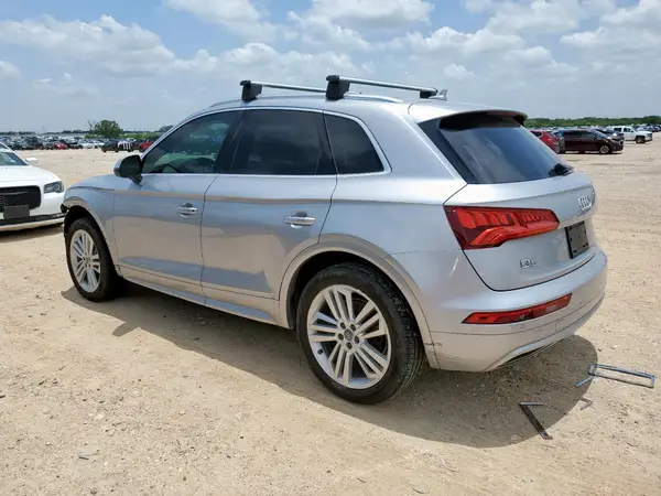 WA1BNAFY4K2023831 2019 AUDI Q5 - Image 2