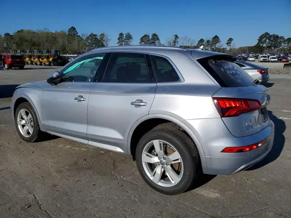 WA1BNAFY4K2028706 2019 AUDI Q5 - Image 2