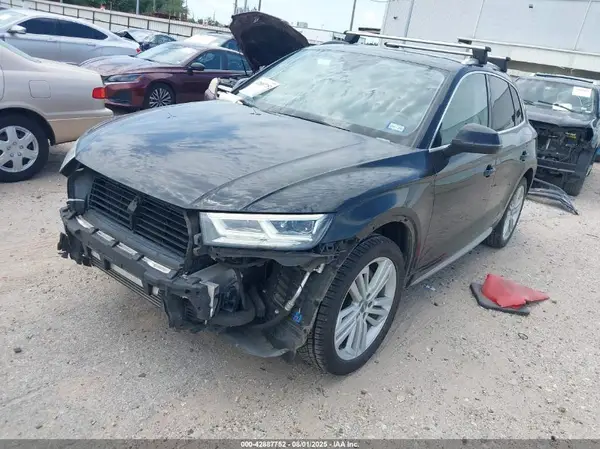 WA1BNAFY4K2029015 2019 AUDI Q5 - Image 2