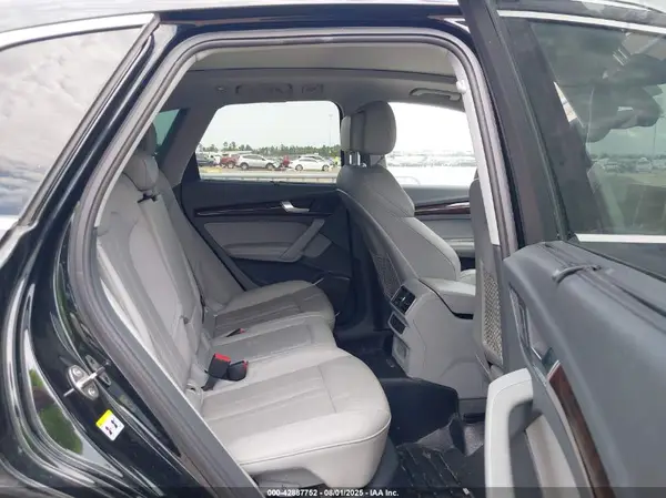 WA1BNAFY4K2029015 2019 AUDI Q5 - Image 8