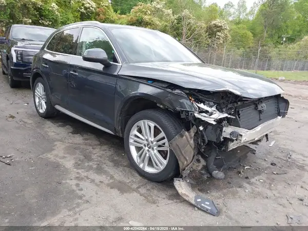 WA1BNAFY4K2038765 2019 AUDI Q5 - Image 1