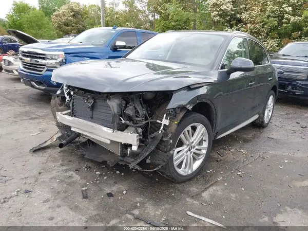 WA1BNAFY4K2038765 2019 AUDI Q5 - Image 2