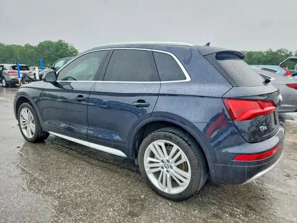 WA1BNAFY4K2049491 2019 AUDI Q5 - Image 2
