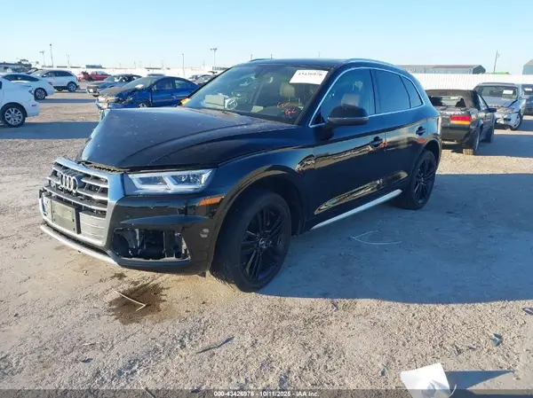 WA1BNAFY4K2049698 2019 AUDI Q5 - Image 2