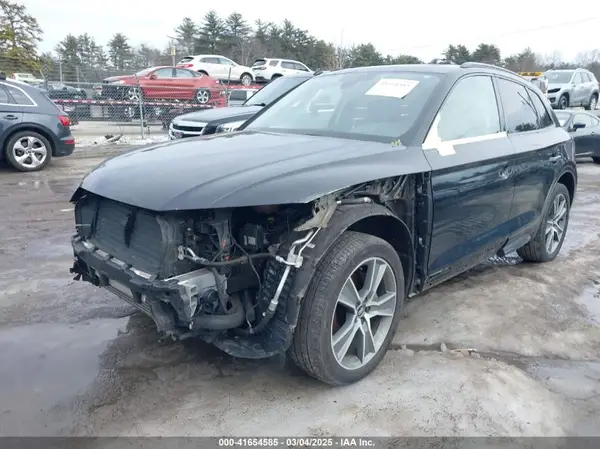 WA1BNAFY4K2060295 2019 AUDI Q5 - Image 2