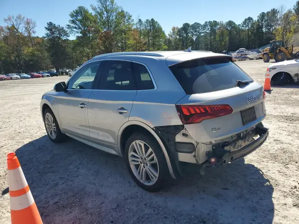 WA1BNAFY4K2069529 2019 AUDI Q5 - Image 2