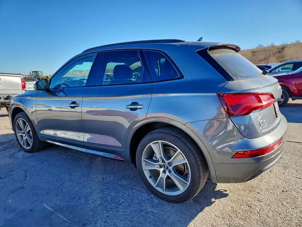 WA1BNAFY4K2075606 2019 AUDI Q5 - Image 2