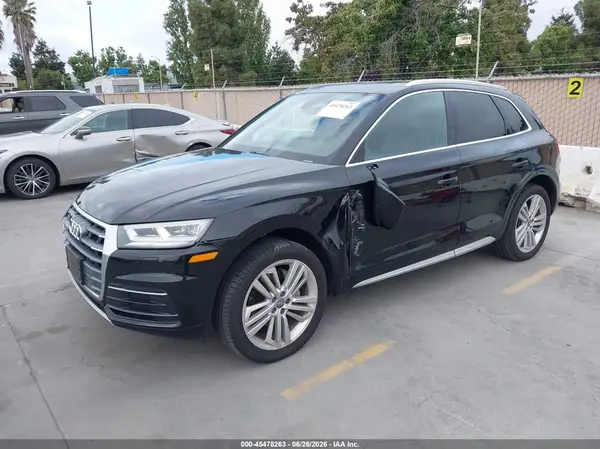 WA1BNAFY4K2076223 2019 AUDI Q5 - Image 2