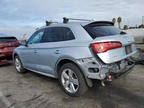 WA1BNAFY4K2079512 2019 AUDI Q5 - Image 2