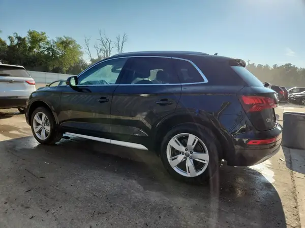 WA1BNAFY4K2081499 2019 AUDI Q5 - Image 2