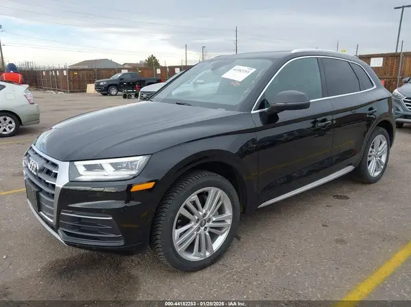 WA1BNAFY4K2081504 2019 AUDI Q5 - Image 2