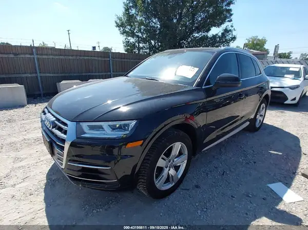 WA1BNAFY4K2081518 2019 AUDI Q5 - Image 2