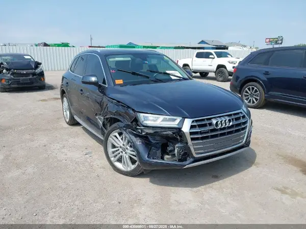 WA1BNAFY4K2081535 2019 AUDI Q5 - Image 1