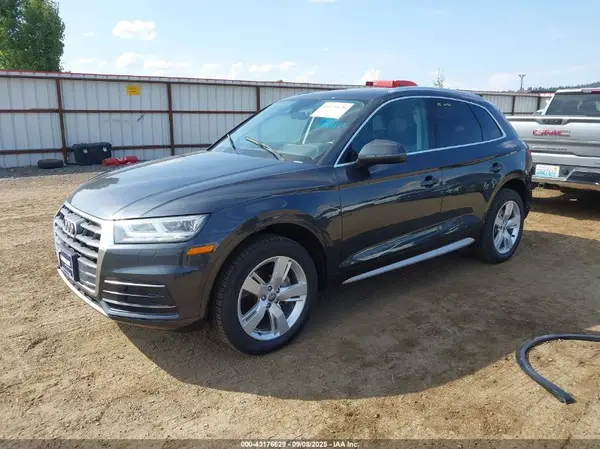 WA1BNAFY4K2088789 2019 AUDI Q5 - Image 2