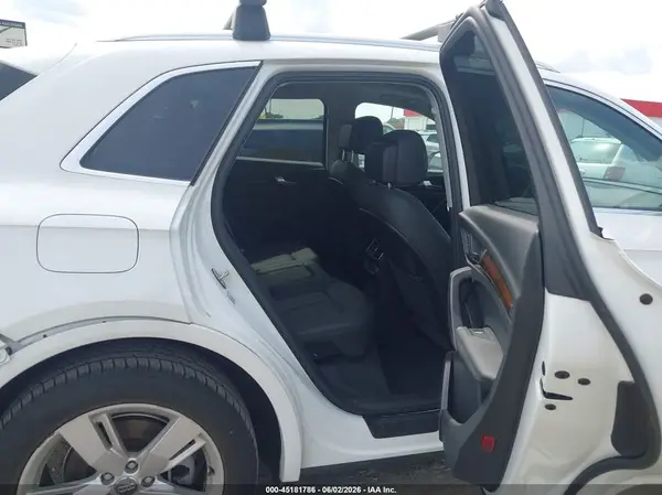 WA1BNAFY4K2098836 2019 AUDI Q5 - Image 8