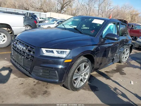 WA1BNAFY4K2099064 2019 AUDI Q5 - Image 2