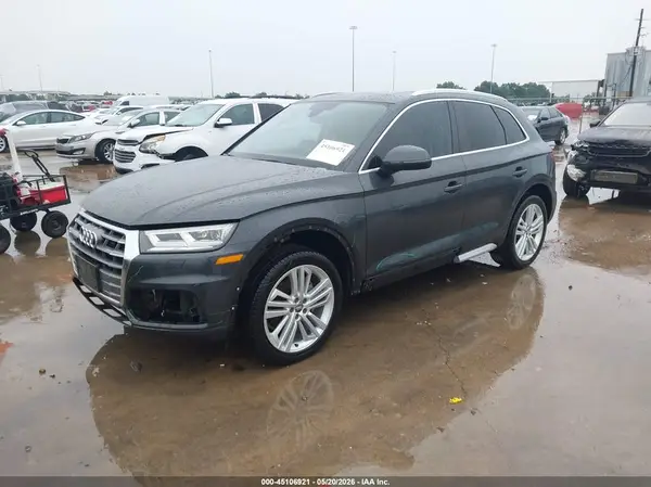 WA1BNAFY4K2104716 2019 AUDI Q5 - Image 2