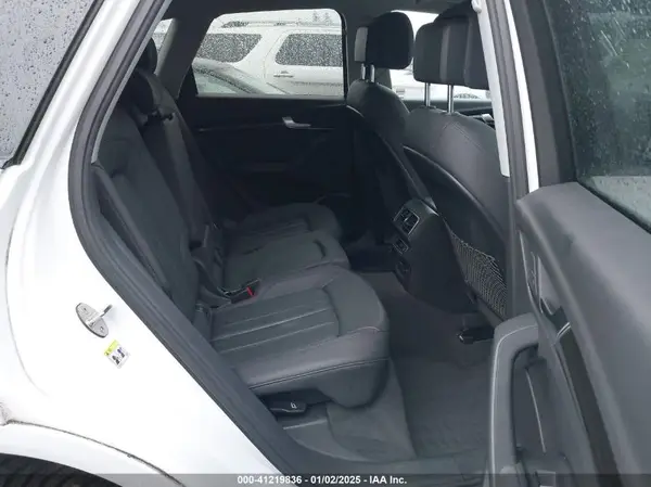 WA1BNAFY4K2105574 2019 AUDI Q5 - Image 8