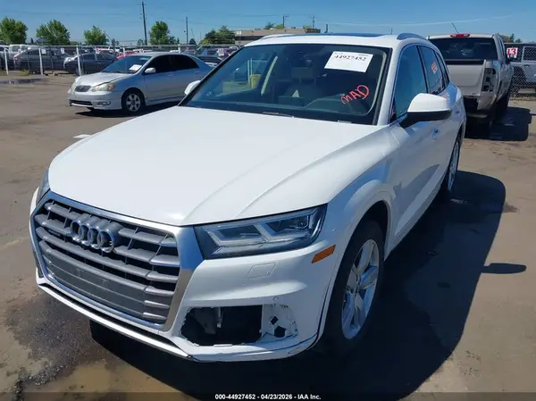 WA1BNAFY4K2105977 2019 AUDI Q5 - Image 2
