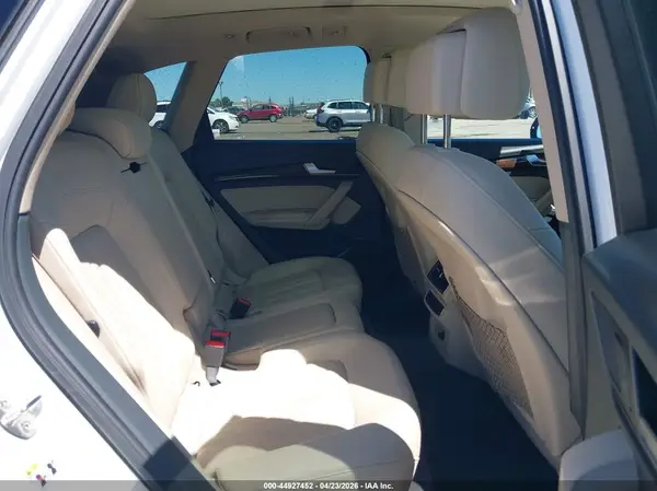 WA1BNAFY4K2105977 2019 AUDI Q5 - Image 8