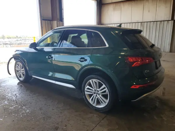 WA1BNAFY4K2106272 2019 AUDI Q5 - Image 2