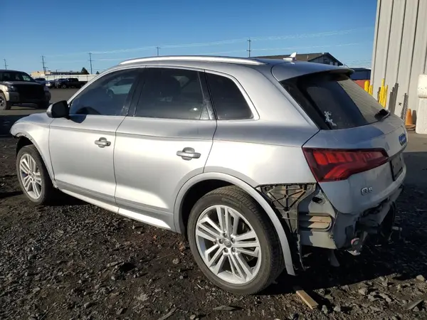 WA1BNAFY4K2110189 2019 AUDI Q5 - Image 2